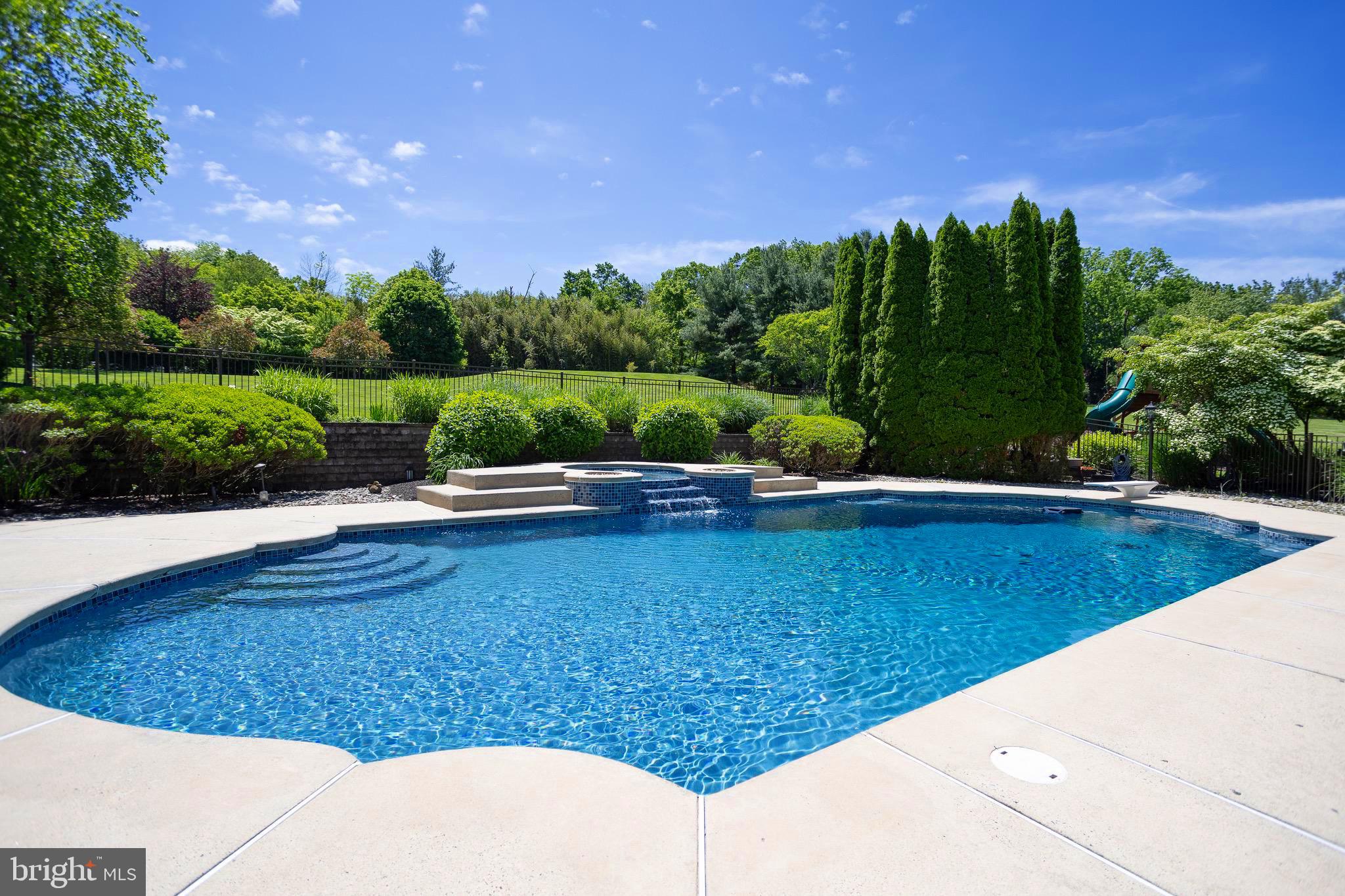 9 GREENBRIAR CIRCLE