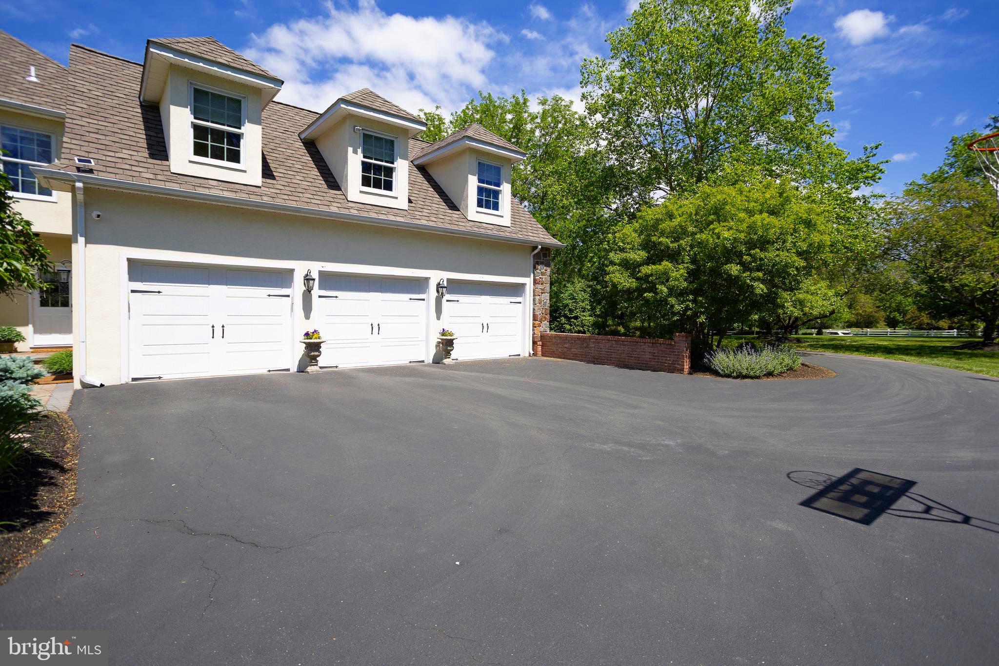 9 GREENBRIAR CIRCLE