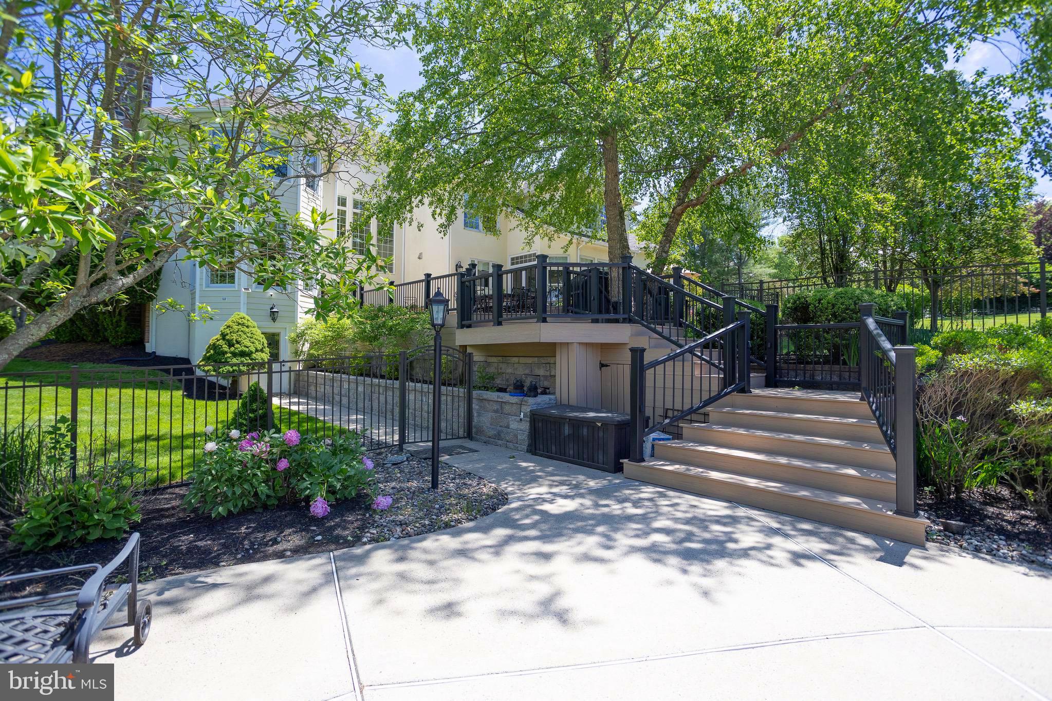 9 GREENBRIAR CIRCLE