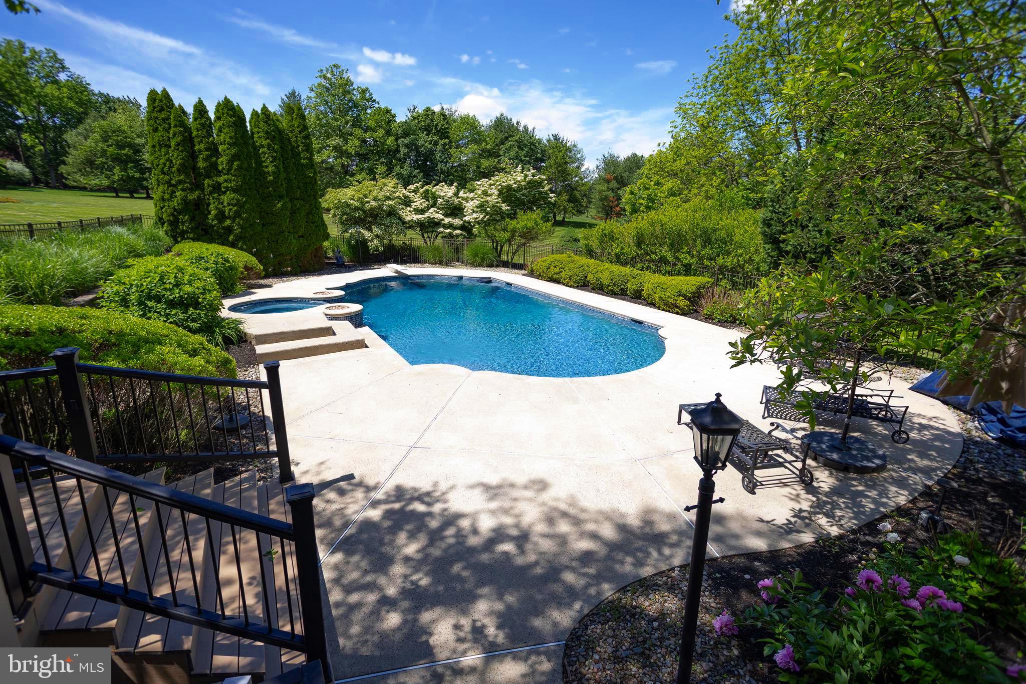9 GREENBRIAR CIRCLE