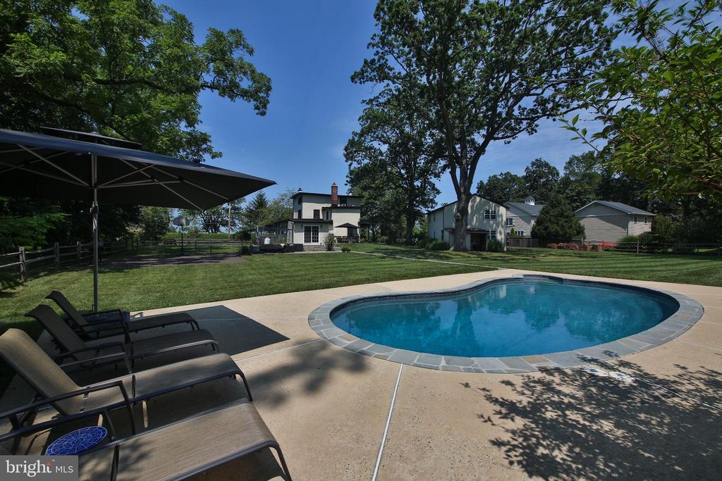 4964 POINT PLEASANT PIKE