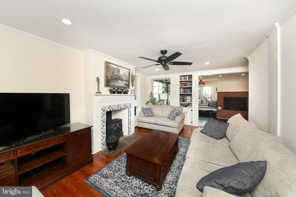 4964 POINT PLEASANT PIKE