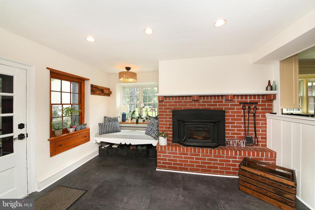 4964 POINT PLEASANT PIKE