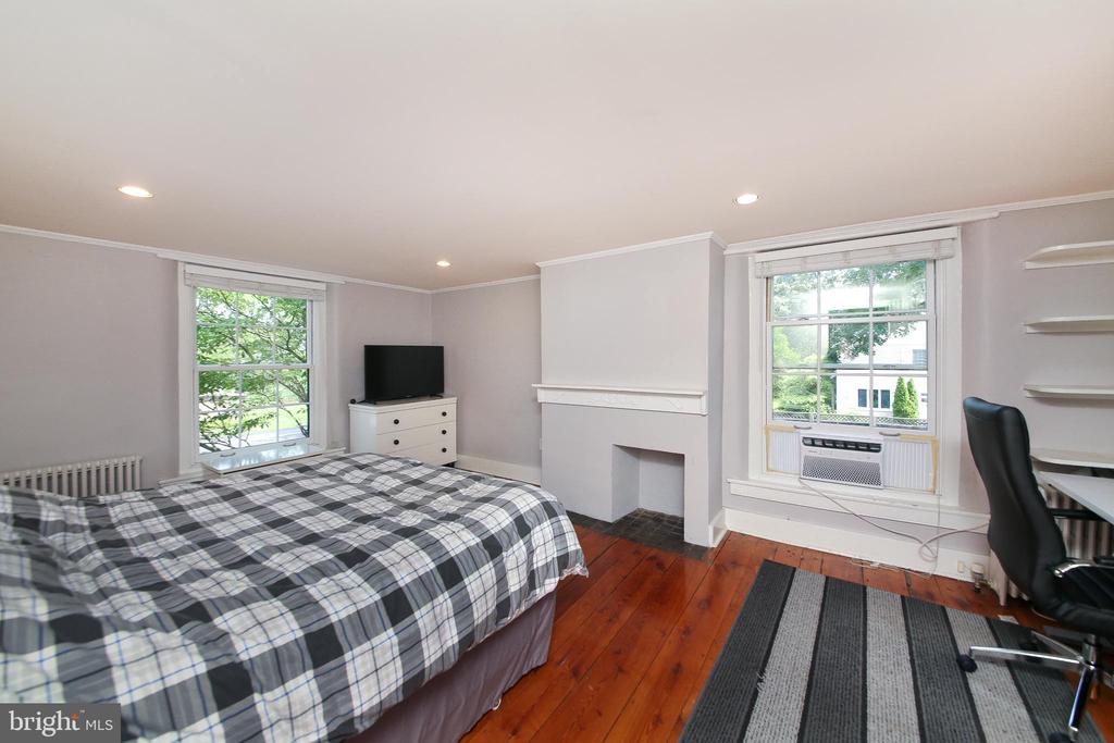 4964 POINT PLEASANT PIKE