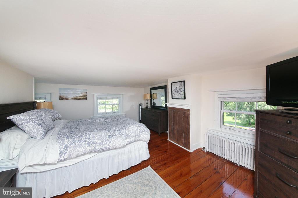 4964 POINT PLEASANT PIKE