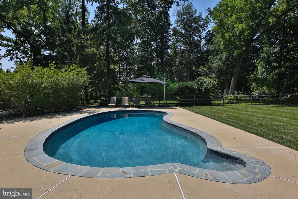 4964 POINT PLEASANT PIKE