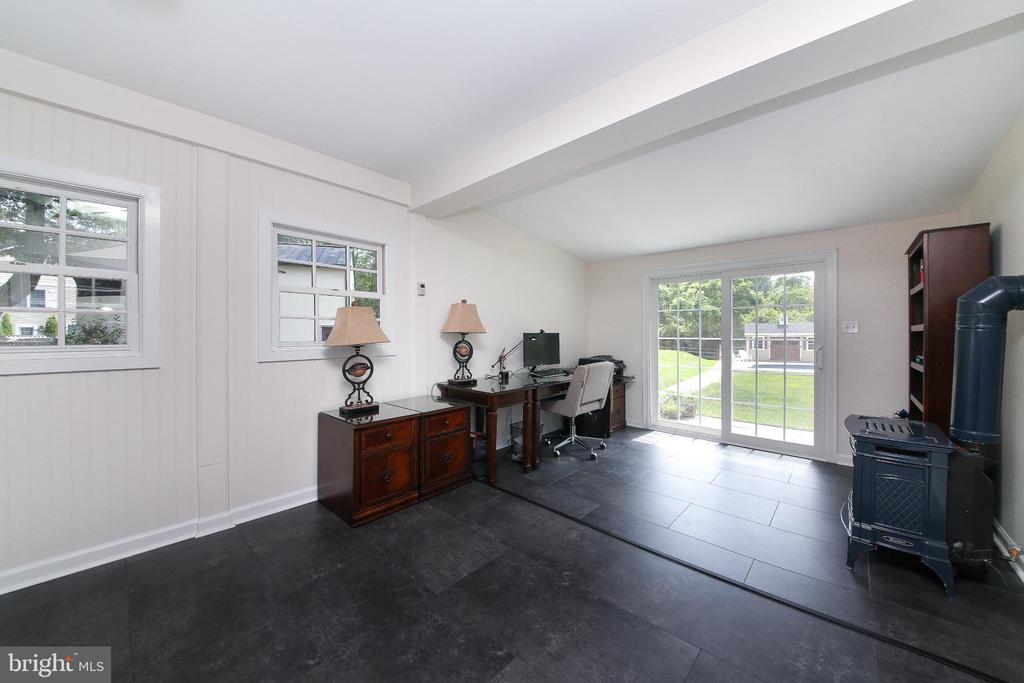 4964 POINT PLEASANT PIKE