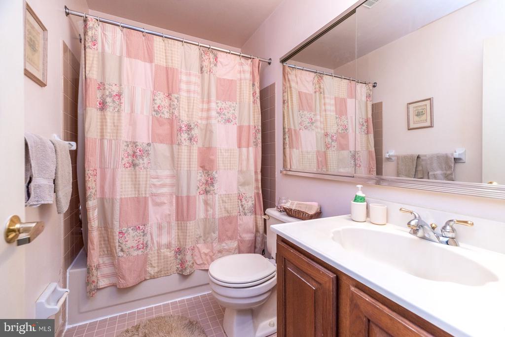2402 DOGLEG DRIVE