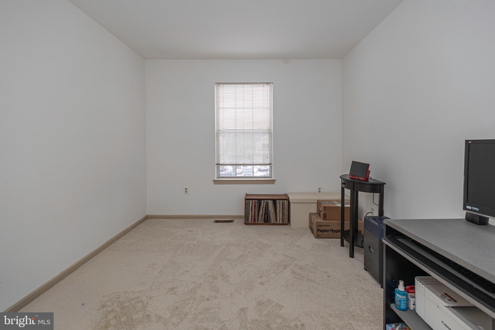 512 MEWS DRIVE