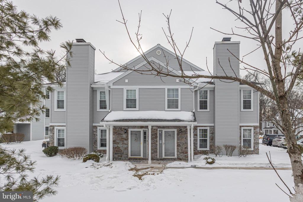 512 MEWS DRIVE