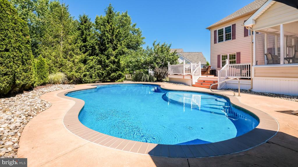 401 BENS RUN COURT