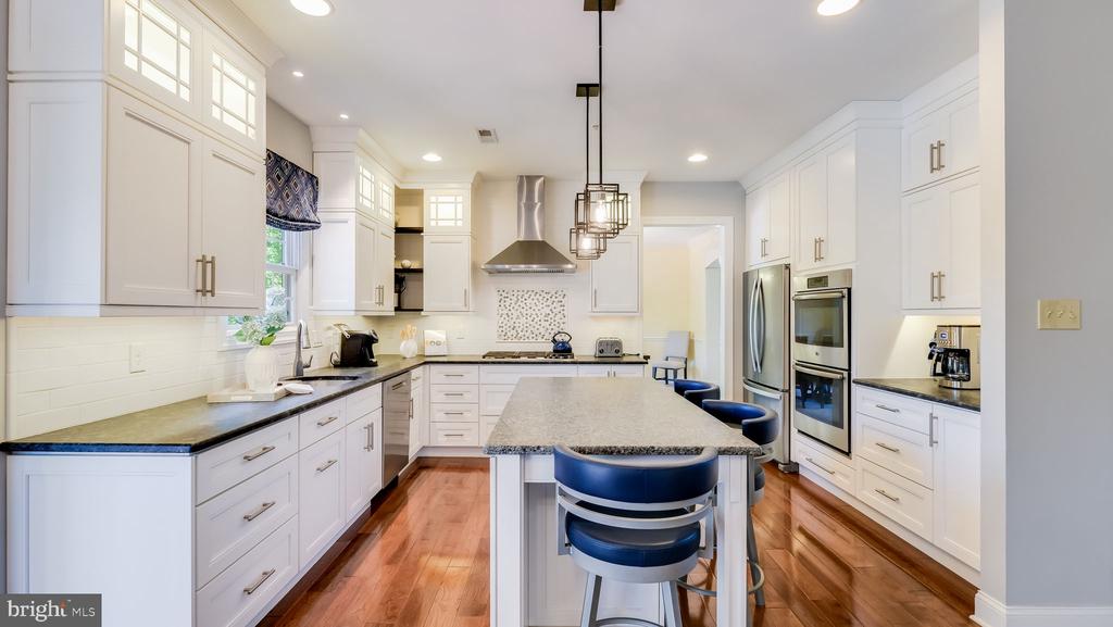 401 BENS RUN COURT