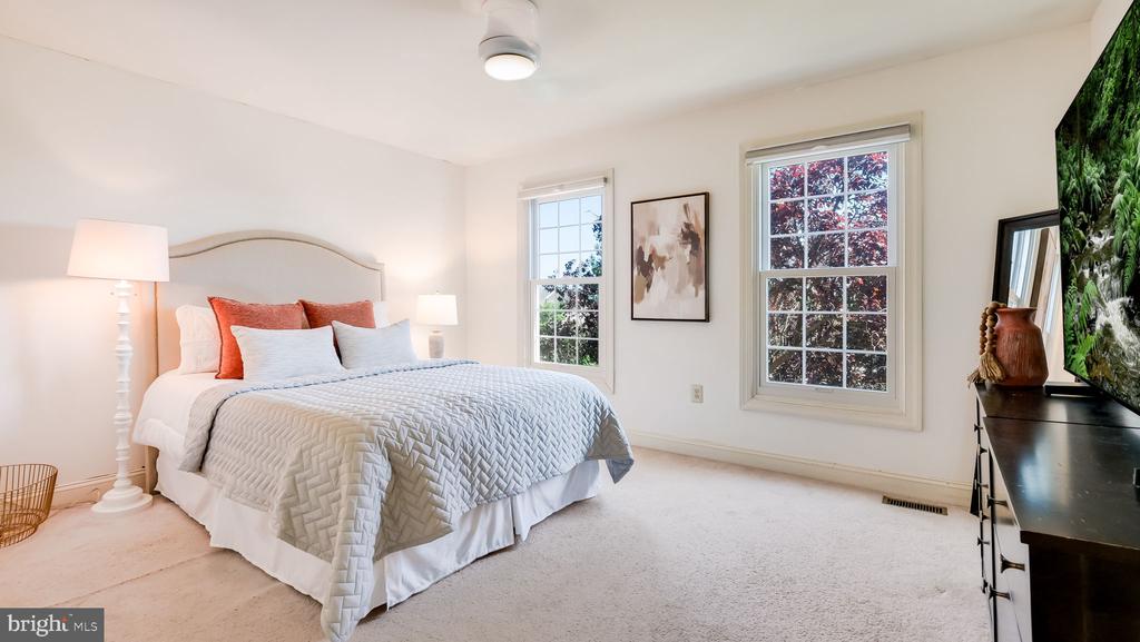 401 BENS RUN COURT