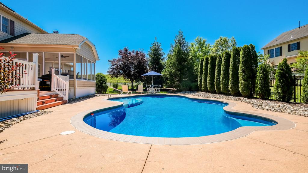 401 BENS RUN COURT