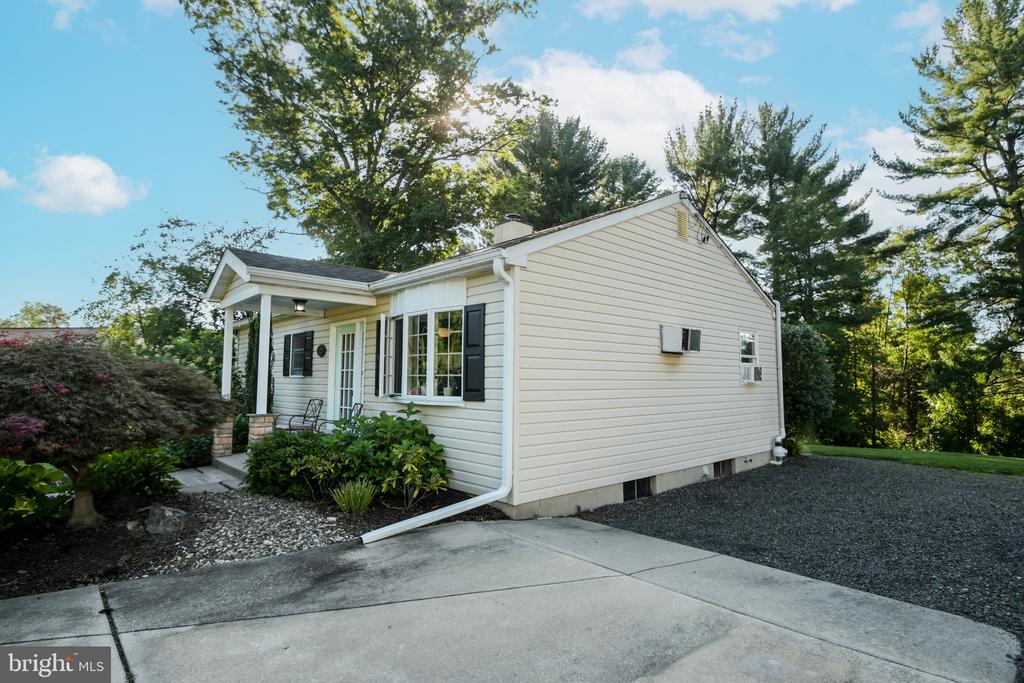 22 ELM TERRACE