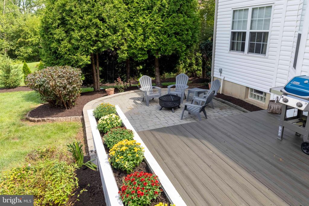 212 SOMERSET CIRCLE