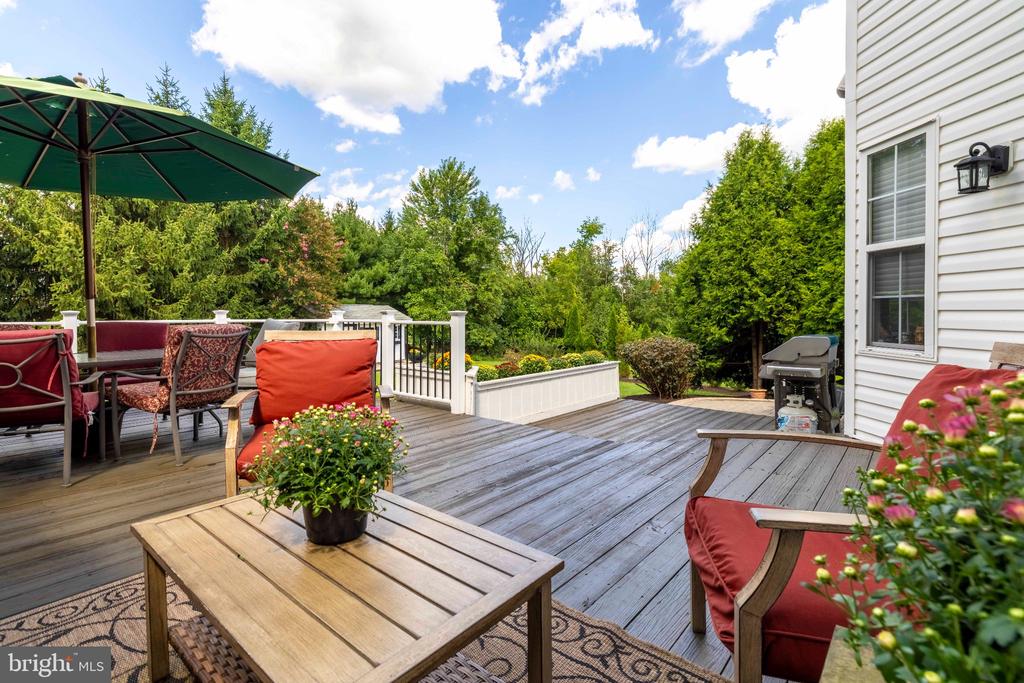 212 SOMERSET CIRCLE