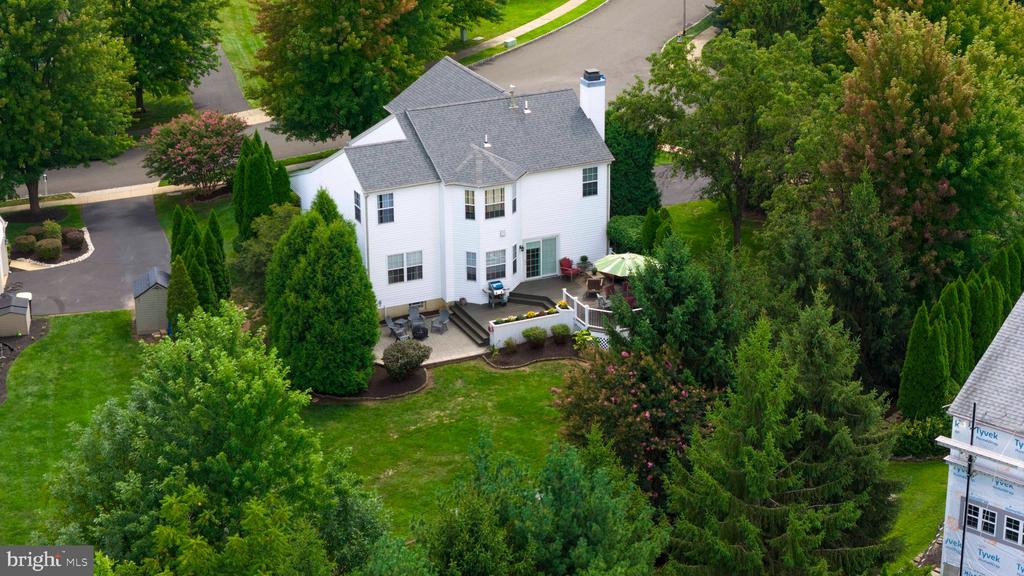 212 SOMERSET CIRCLE