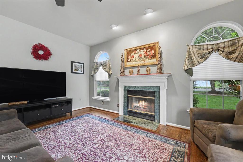 212 SOMERSET CIRCLE