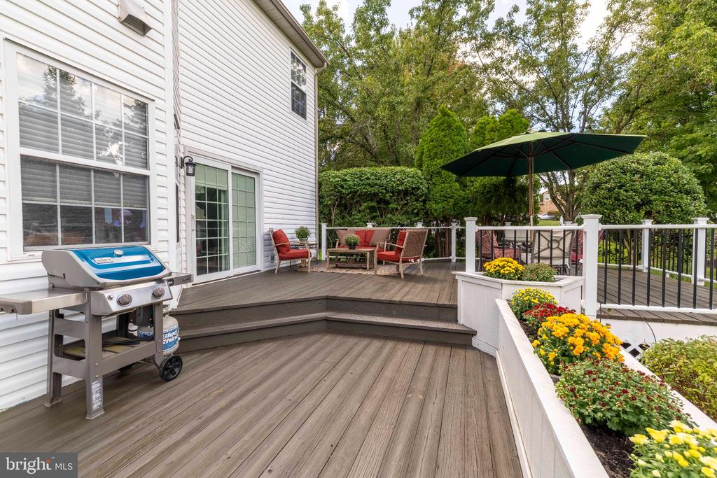 212 SOMERSET CIRCLE