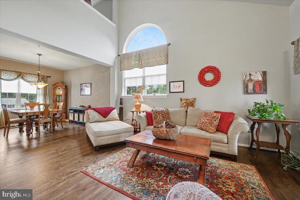 212 SOMERSET CIRCLE