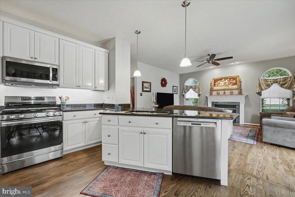 212 SOMERSET CIRCLE