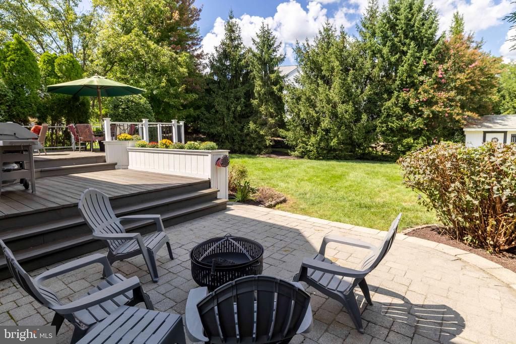 212 SOMERSET CIRCLE
