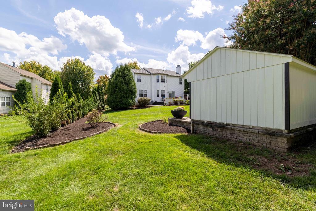 212 SOMERSET CIRCLE