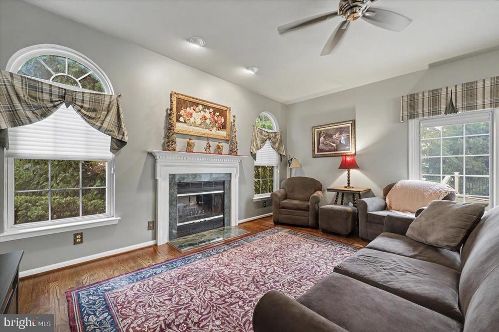212 SOMERSET CIRCLE