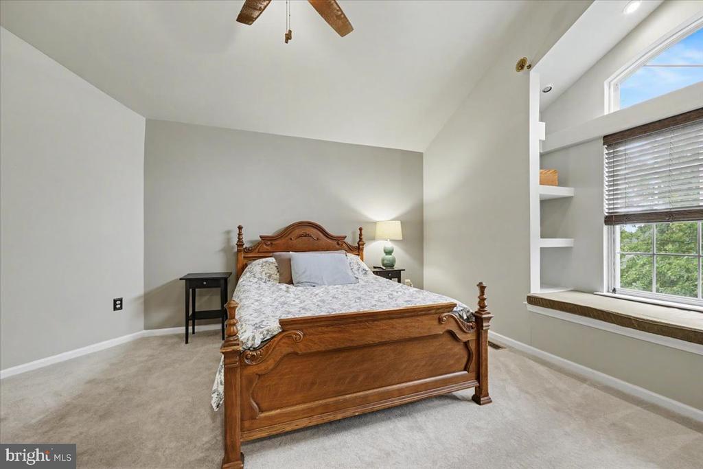 212 SOMERSET CIRCLE
