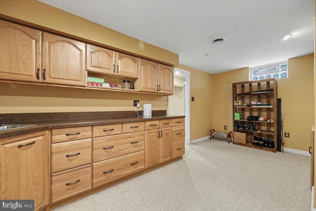 212 SOMERSET CIRCLE