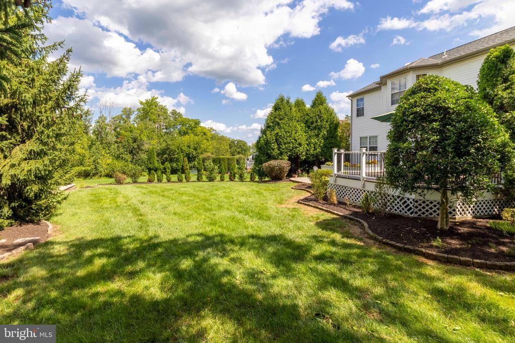 212 SOMERSET CIRCLE