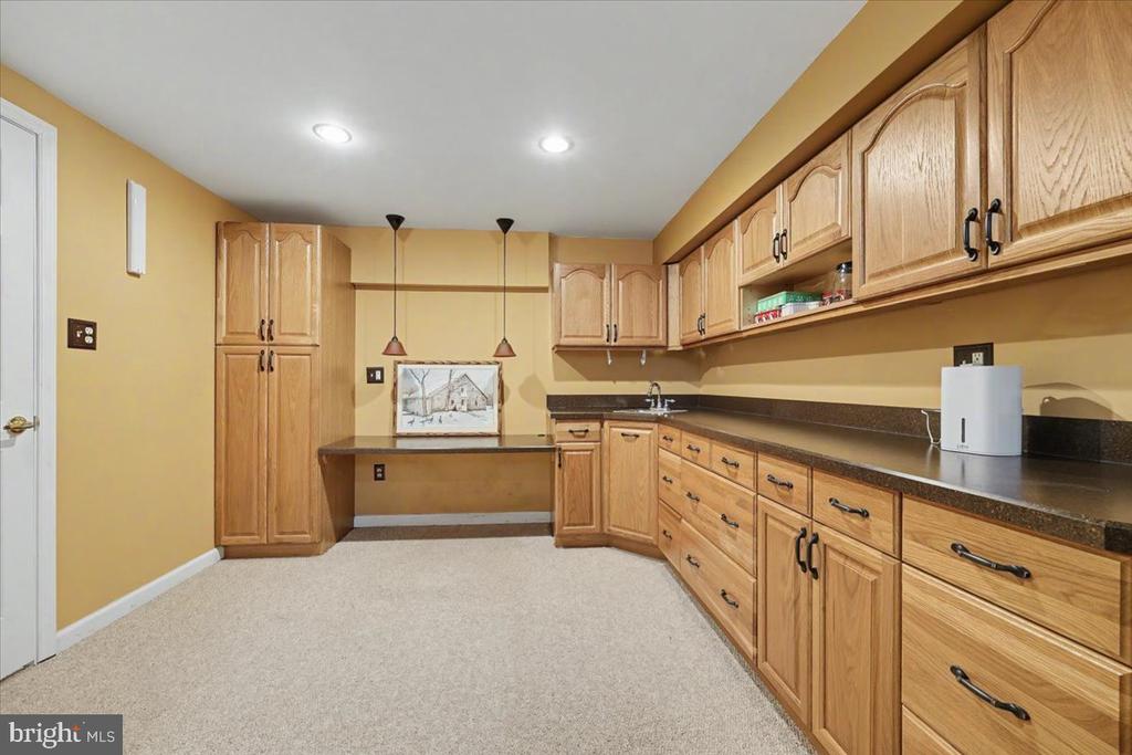 212 SOMERSET CIRCLE