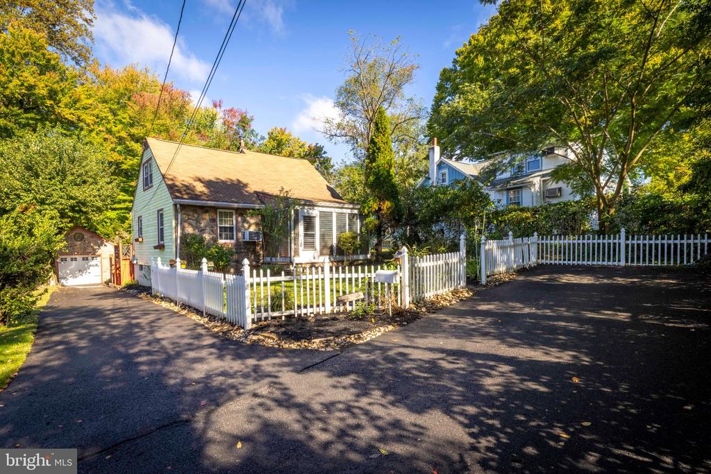 1170 EVELYN AVENUE