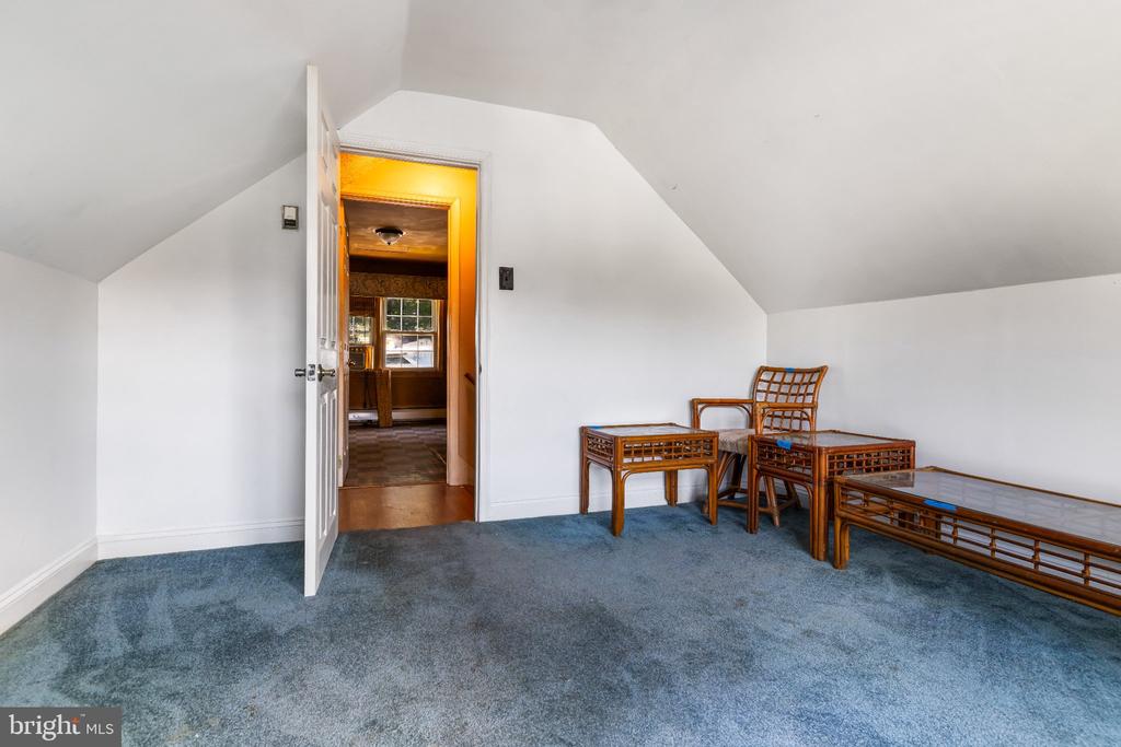 1170 EVELYN AVENUE