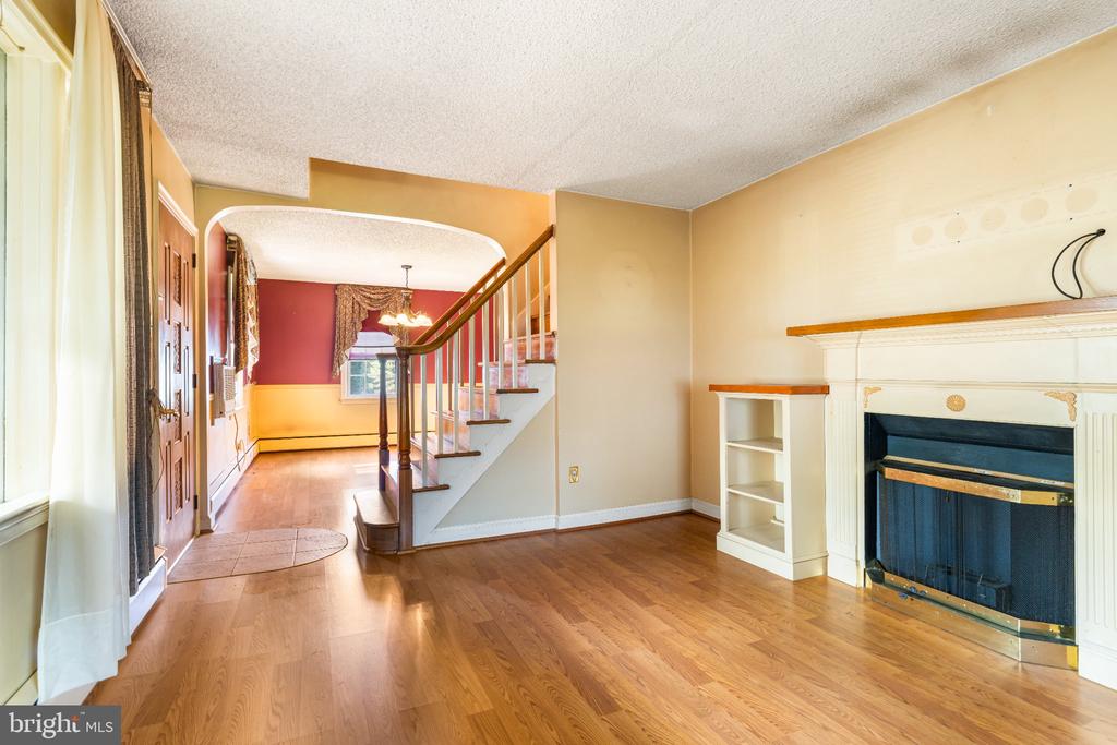 1170 EVELYN AVENUE