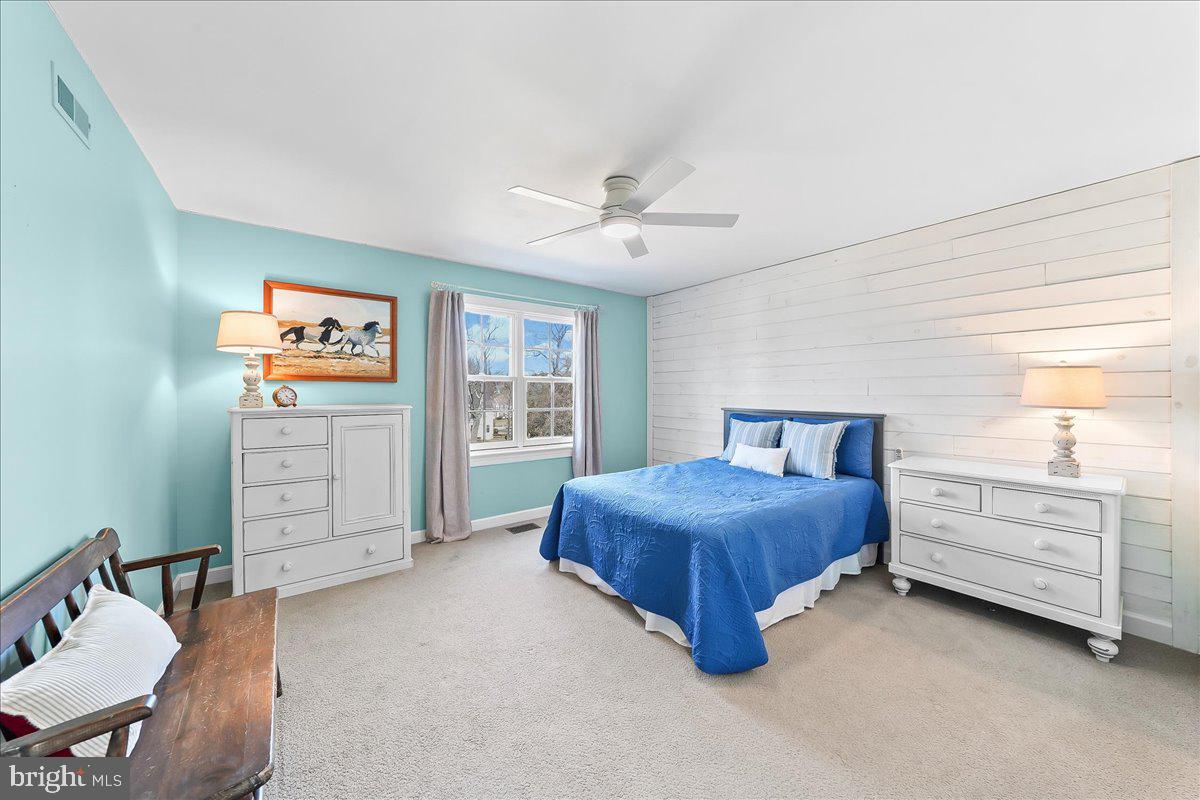 345 COUNTRY LANE