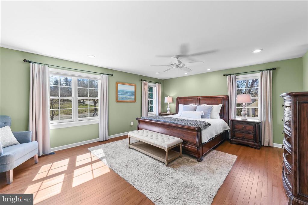 345 COUNTRY LANE
