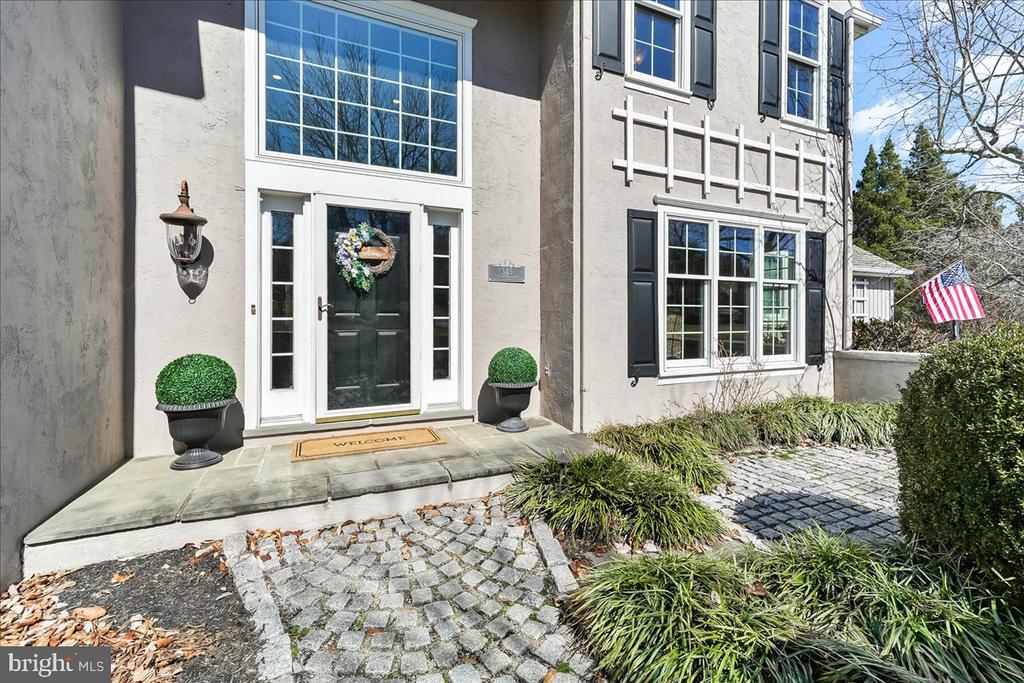 345 COUNTRY LANE