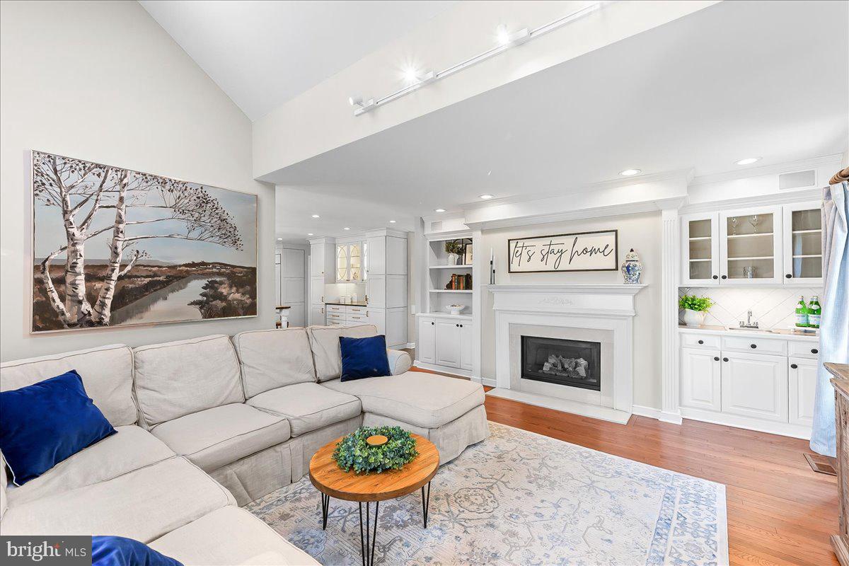 345 COUNTRY LANE