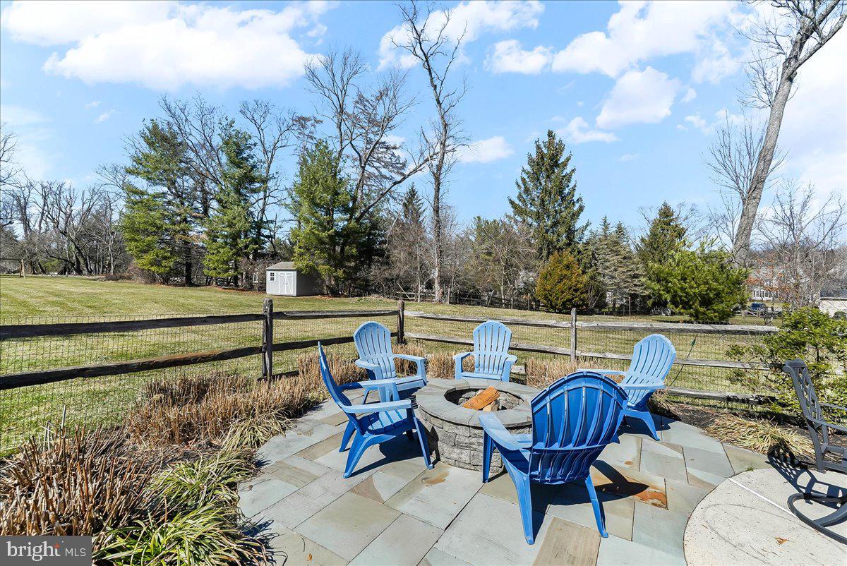345 COUNTRY LANE