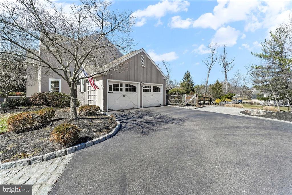 345 COUNTRY LANE