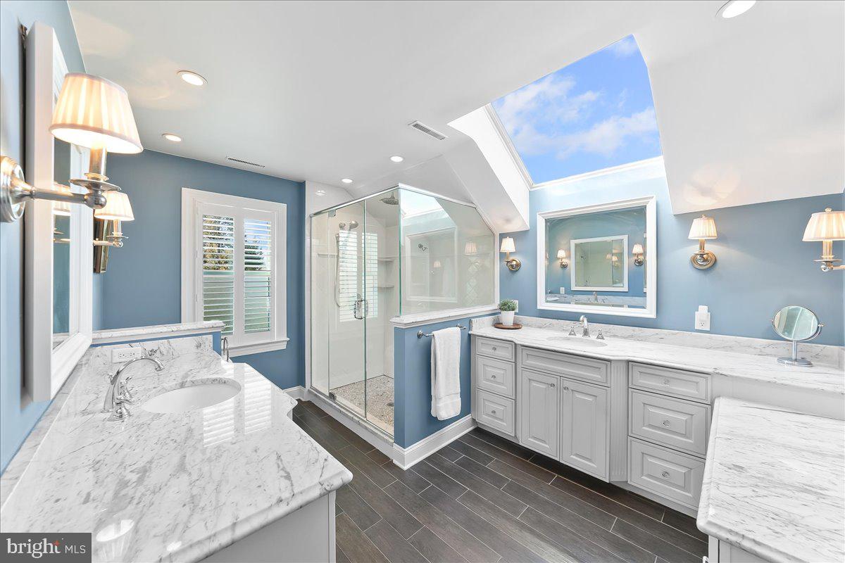 345 COUNTRY LANE
