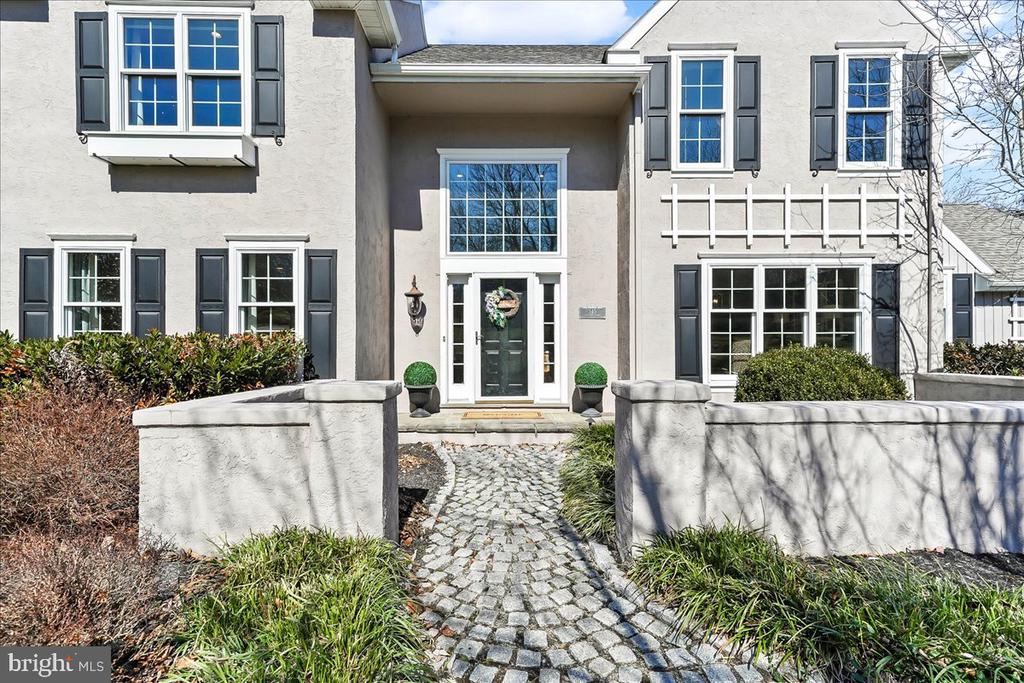 345 COUNTRY LANE