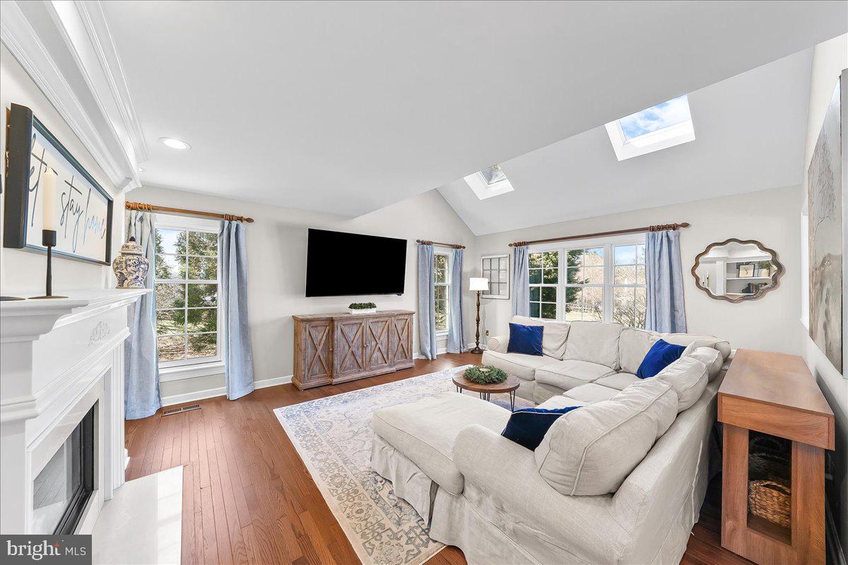 345 COUNTRY LANE