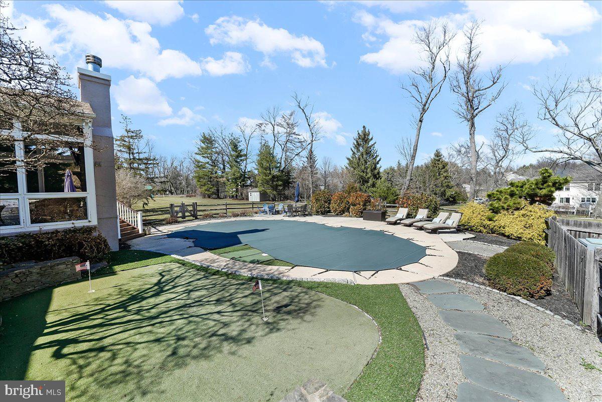 345 COUNTRY LANE