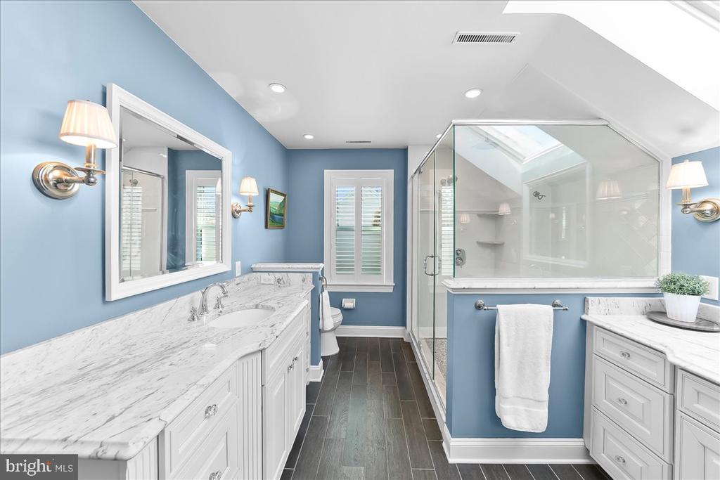345 COUNTRY LANE