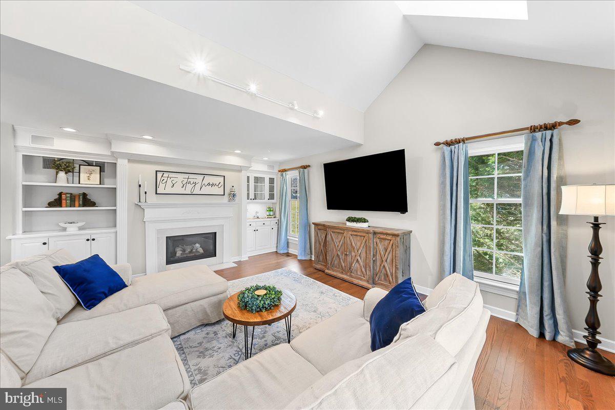 345 COUNTRY LANE