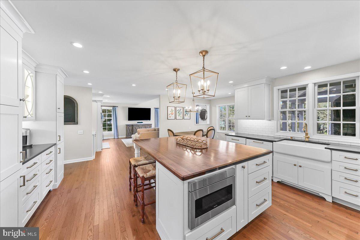 345 COUNTRY LANE