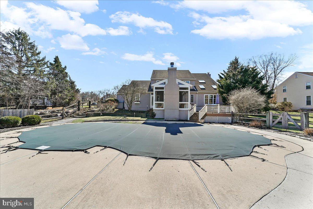 345 COUNTRY LANE